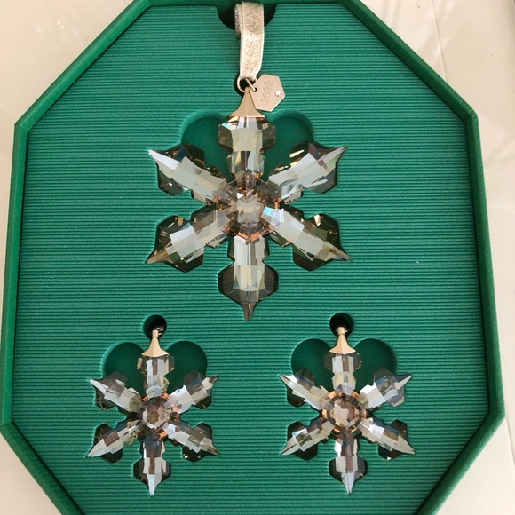NWOT Swarovski Festive 2022 Ornament Set - Picture 1 of 4
